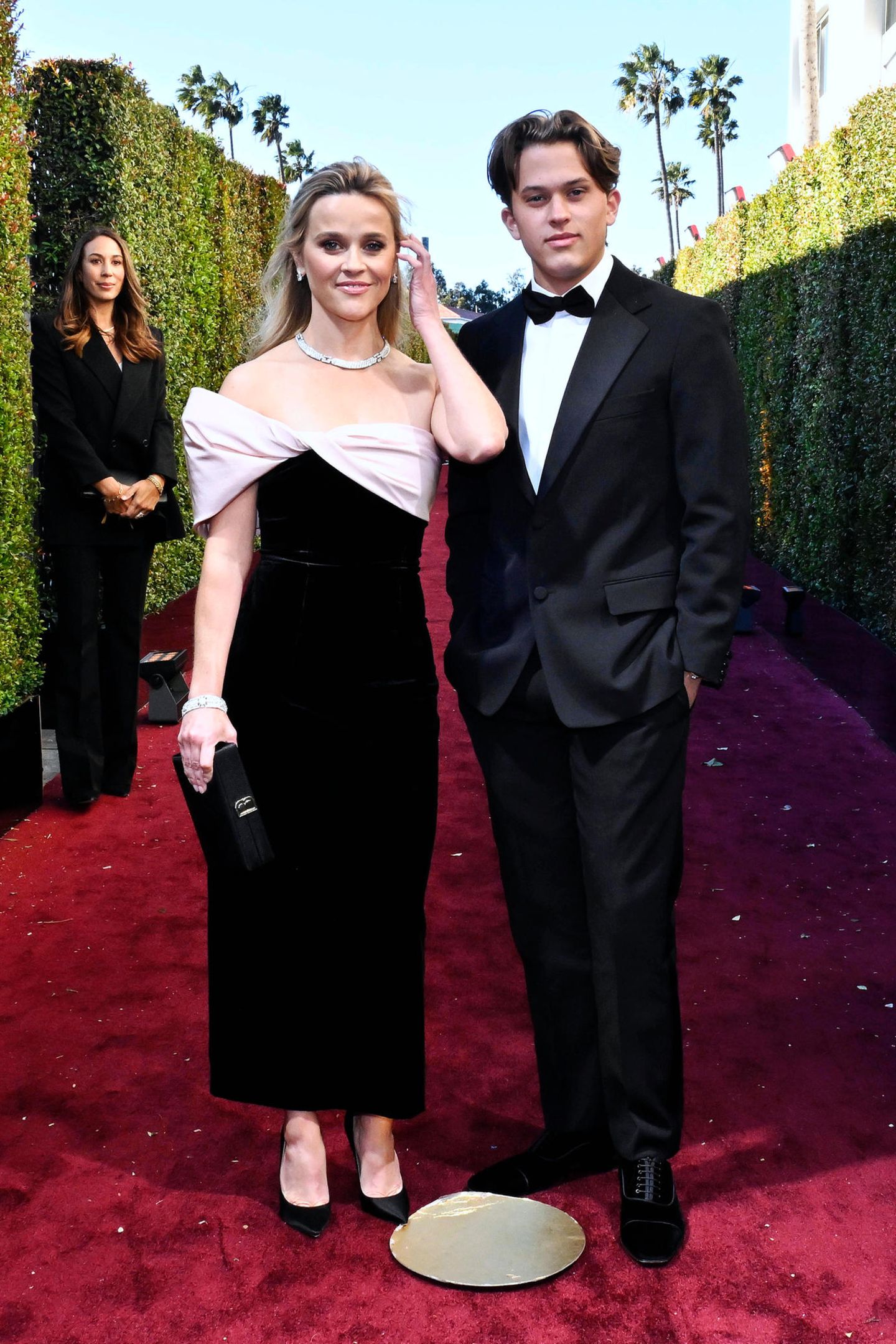 slim fit dress slacks Reese Witherspoon Yellow Golden Globes Red Carpet 2017 Dress main image 0