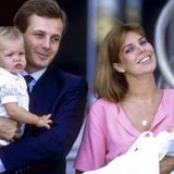 September 1987 Ihre Familie wächst! Caroline von Monaco und Stefano Casiraghi zeigen sich kurz nach der Geburt von Pierre in der Öffentlichkeit.