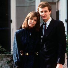 1983 Der Beginn einer großen Liebe: Caroline von Monaco und Stefano Casiraghi posieren innig in Monaco.