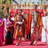 12. Januar 2024 Am dritten Tag ihrer Reise besuchen Prinzessin Anne und Sir Timothy den Vajira Pillayar Kovil Hindu Tempel in Colombo. Bei ihrer Ankunft wartet eine farbenfrohe Zeremonie auf die britischen Royals. 