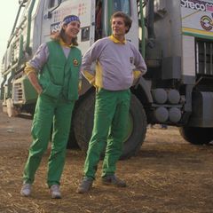 Januar 1985 Eine Reise der lässigen Art! Caroline und Stefano sind zusammen nach Senegal geflogen, um sich die Autorallye Paris-Dakar anzuschauen.