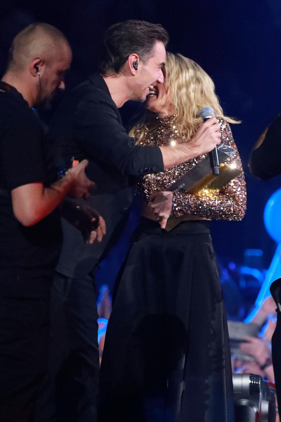 Florian Silbereisen + Helene Fischer: Umarmung bei "Schlagerchampions 2024"  | GALA.de