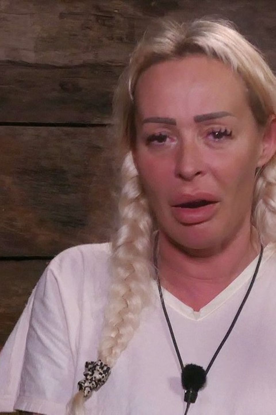 Cora Schumacher brach vor ihrem Entschluss, das Camp zu verlassen, in Tränen aus.