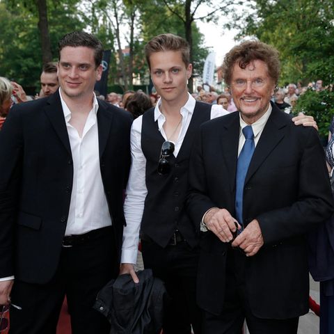 Dieter Wedel 2015 mit Frau Uschi Wolters, seinen Söhnen Dominik Elstner und Benjamin Voland sowie einer Freundin