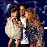 Als Tochter von zwei Superstars ist Blue Ivy, geboren am 7. Januar 2012, schon ganz früh an den Trubel des Showbusiness gewöhnt, vor 10 Jahren bezaubert die damals Zweijährige auf Papa Jay-Zs Arm und mit Mama Beyoncé bei den MTV Video Music Awards.