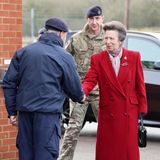 7. Februar 2024 Kein Wunder, dass Prinzessin Anne zu den fleißigsten Royals zählt, am Mittwoch ist sie wieder unterwegs und besucht das "Defence Explosive Ordnance Disposal Training Regiment" in den St. George's Barracks in Oxfordshire. 