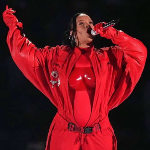 R&B- und Pop-Sängerin Rihanna trat 2023 in der Halbzeit des Super Bowls auf.