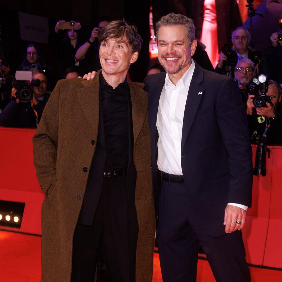 Cillian Murphy: Bei der 74. Berlinale strahlt er mit Kollege Matt Damon um die Wette, die Kollegen auf dem roten Teppich