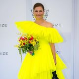 Auch Prinzessin Victoria von Schweden ist ein Fan des besonderen H&M-Kleides und wählt das farbenfrohe Piece für den Polar Music Prize 2023 in Stockholm. Mit dem Tüllkleid sticht auch sie eindeutig aus der Masse hervor und bleibt so in bester Erinnerung. 