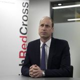 In einer Videokonferenz informiert Senior Krisenmanager Pascal Hundt Prinz William über die aktuelle Lage in Gaza. 