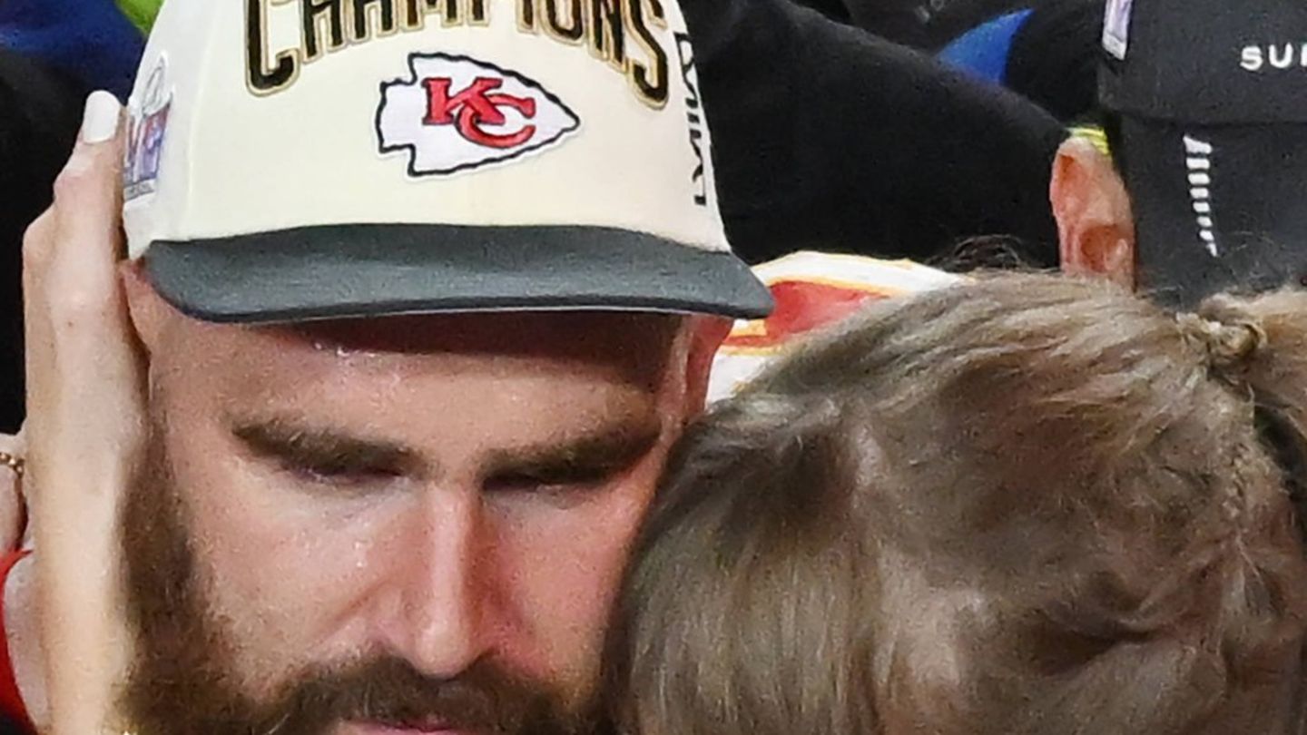 Travis Kelce: He's flying to Australia to see Taylor Swift