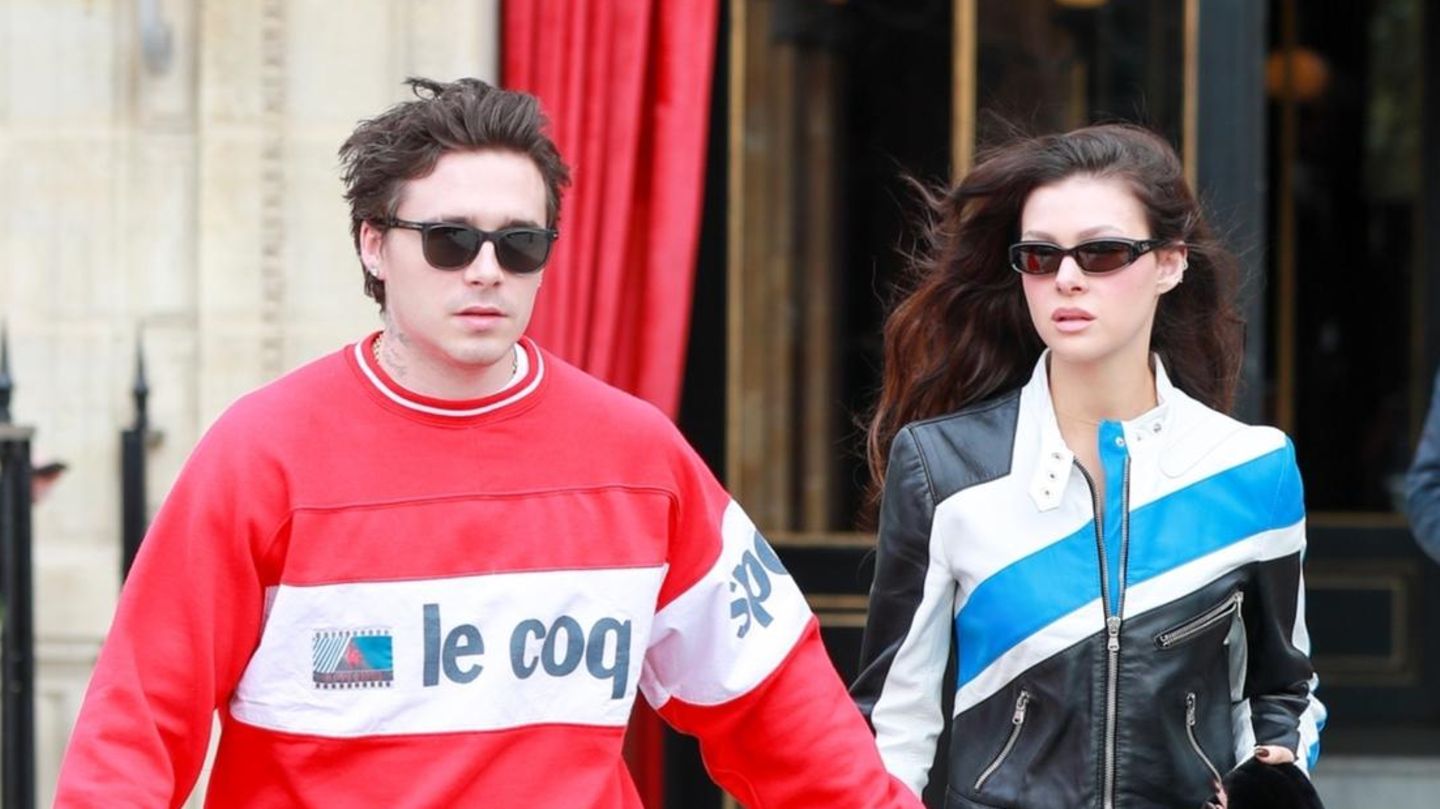 Zwei-Promis-ein-Look-Hier-ehrt-Nicola-Peltz-mit-ihrem-Look-ihre-Schwiegermutter