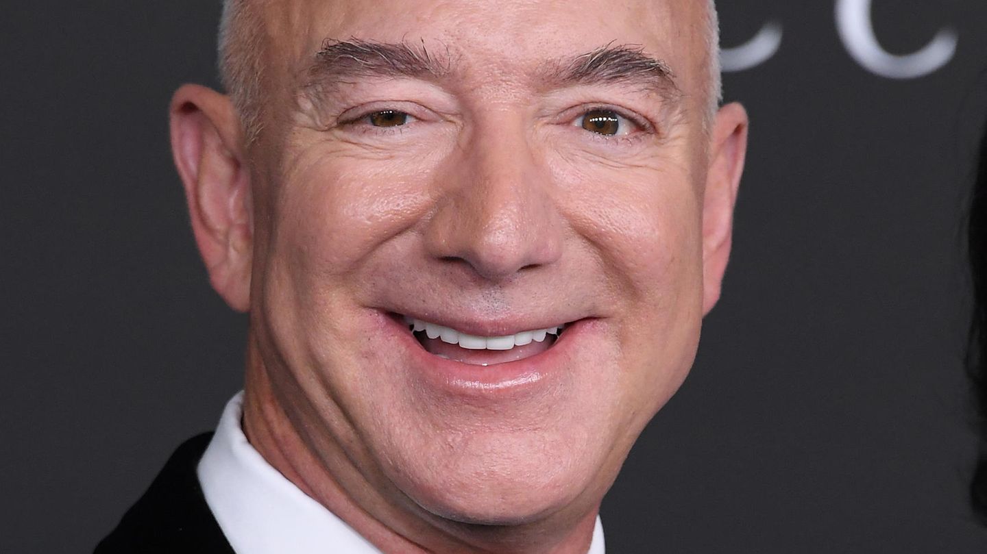 Wie Heißt Der Reichste Mensch Der Welt Jeff Bezos: Er ist wieder der reichste Mensch der Welt | GALA.de