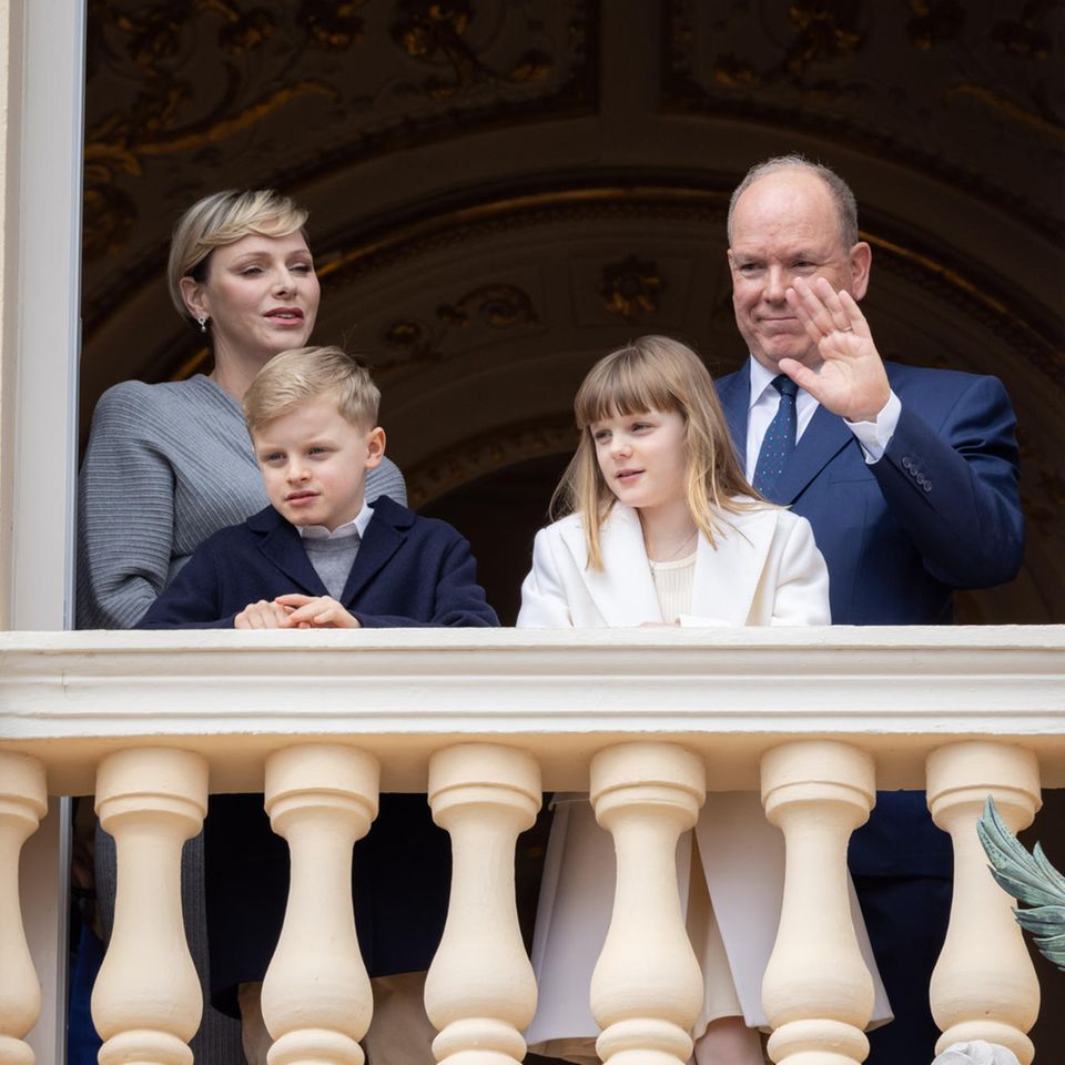 Fürstin Charlène und Fürst Albert mit ihren Zwillingen Prinz Jacques und Prinzessin Gabriella