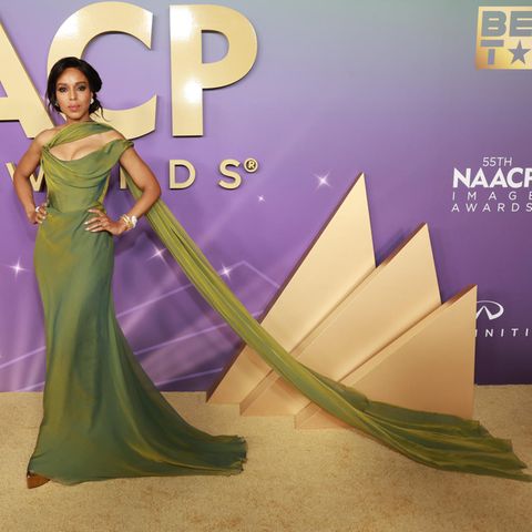 Wow! Schauspielerin Kerry Washington besucht die NAACP Awards und wird in ihrer olivgrünen Robe zum Hingucker des Abends.