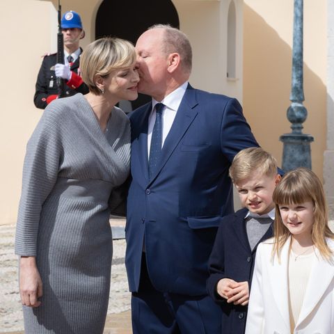 Fürstin Charlène und Fürst Albert mit ihren Kindern Prinz Jacques und Prinzessin Gabriella