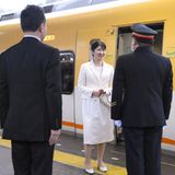 26. März 2024 Prinzessin Aiko befindet sich auf ihrer ersten Solo-Reise in Japan. Bei ihrer Ankunft am Toba-Bahnhof der Kintetsu Railway Co. in Toba wartet schon ein Empfangskomitee auf die japanische Royal. 