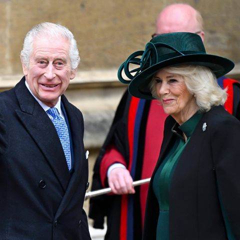 Gut drauf und nahezu erholt: König Charles und Königin Camilla vor dem Ostergottesdienst 2024.