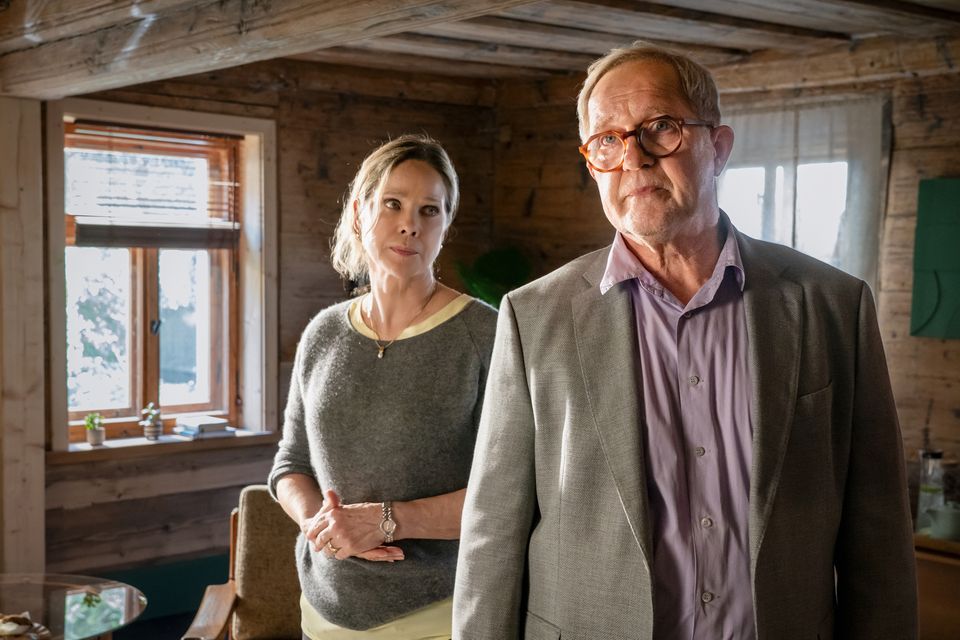 Ann-Kathrin Kramer und Harald Krassnitzer in der ZDF-Produktion "Familie Anders – Die rosarote Brille"