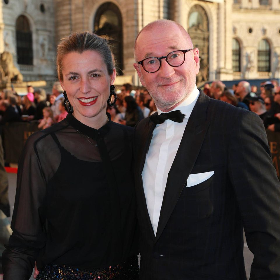 Peter Lohmeyer mit Partnerin Leonie Seifert