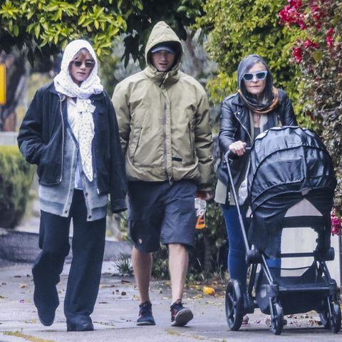Kinderwagen der Stars: Robert Pattinson und Suki Waterhouse mit Baby