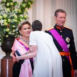 Großherzogin Maria Teresa und die Royals begrüßen ihre Gäste. 