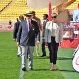 20. April 2024 Bei strahlendem Sonnenschein machen sich Fürstin Charlène und Fürst Albert von Monaco am Samstag auf zum 12. Sainte Devote Rugby Turnier im Stade Louis II in Monaco. 