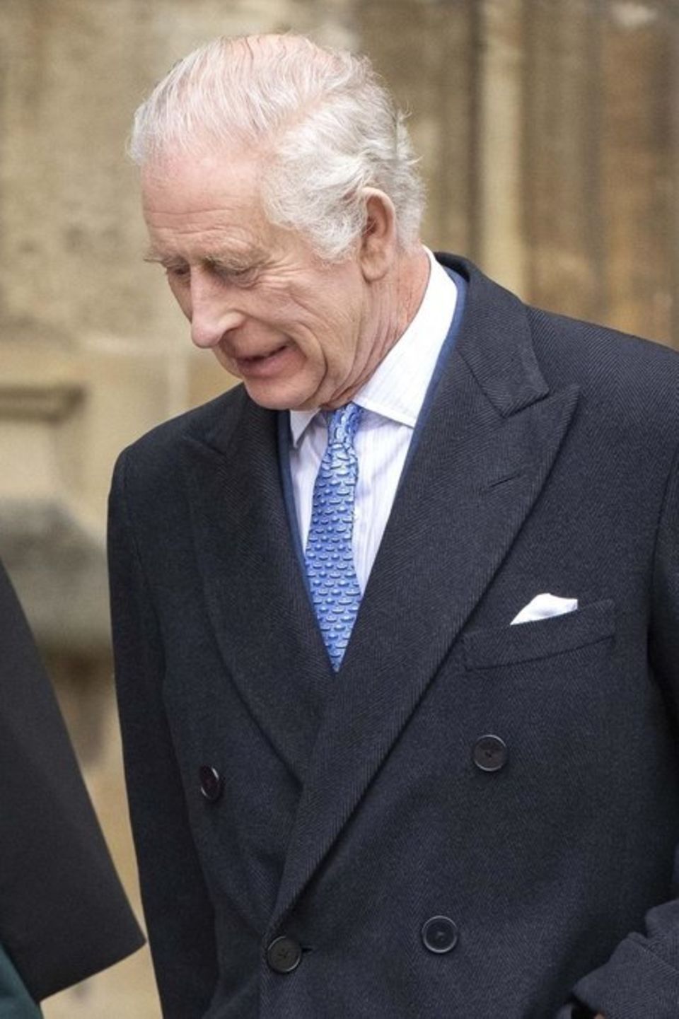 Königin Camilla und König Charles III. ehren die verstorbene Queen an ihrem 98. Geburtstag.