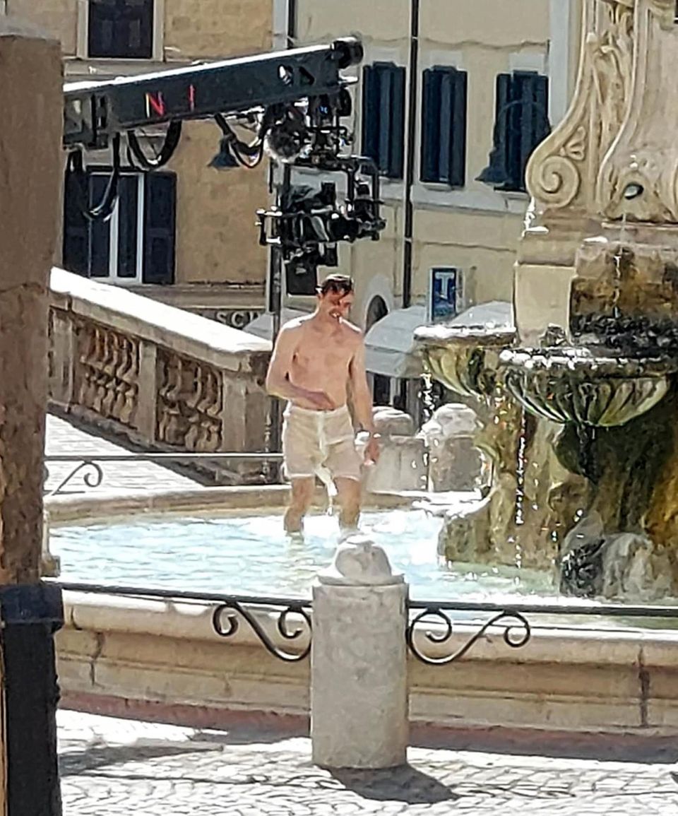 Setbilder 2024: Stars bei den Dreharbeiten | GALA.de