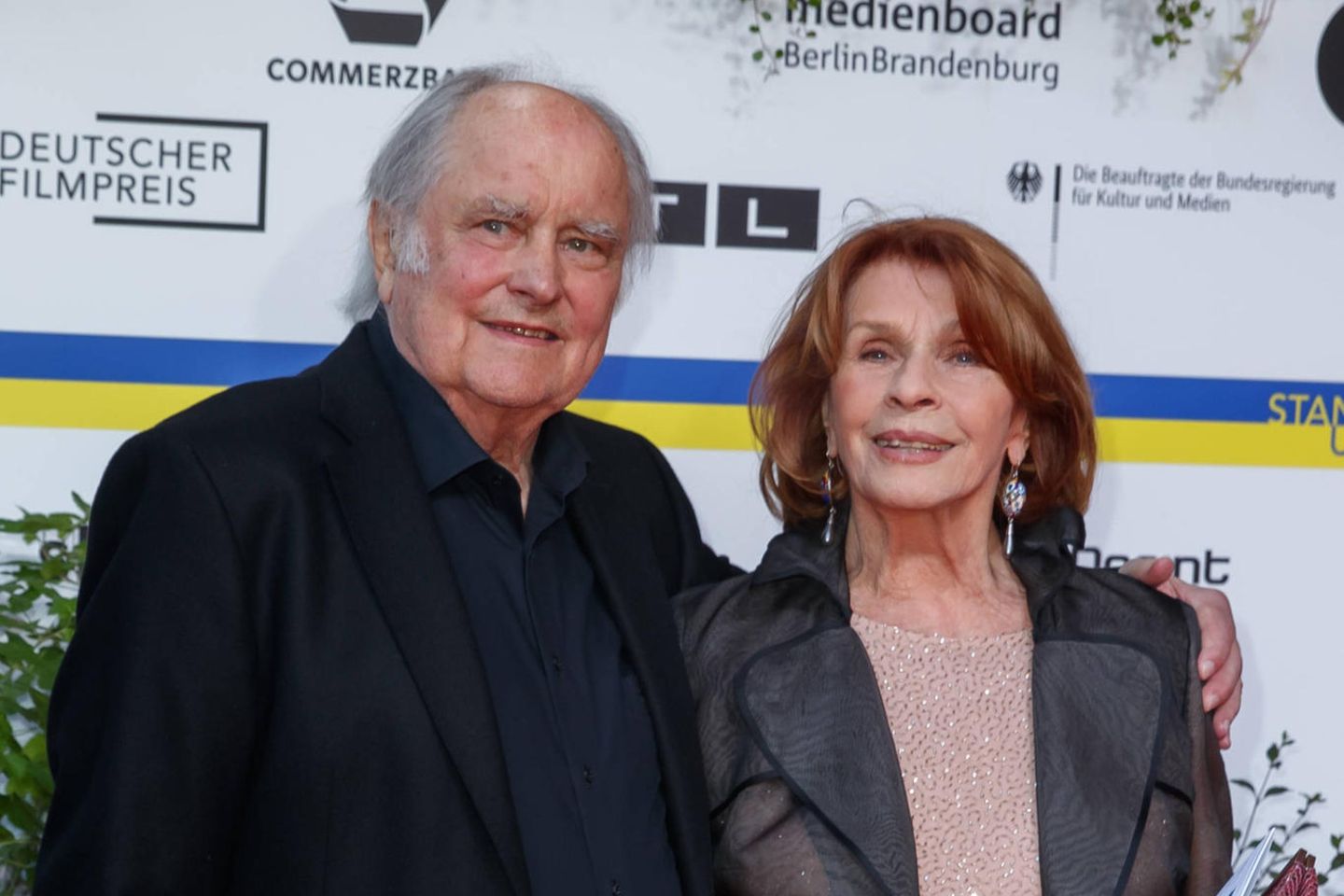 Michael Verhoeven (†) und Senta Berger im Mai 2023 beim Deutschen Filmpreis in Berlin