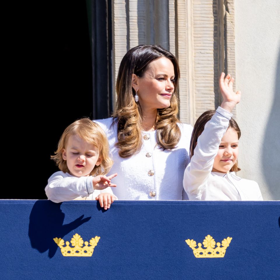 Königin Silvia, Prinzessin Estelle, Prinz Julian, Prinzessin Sofia, Prinz Alexander und Prinz Gabriel