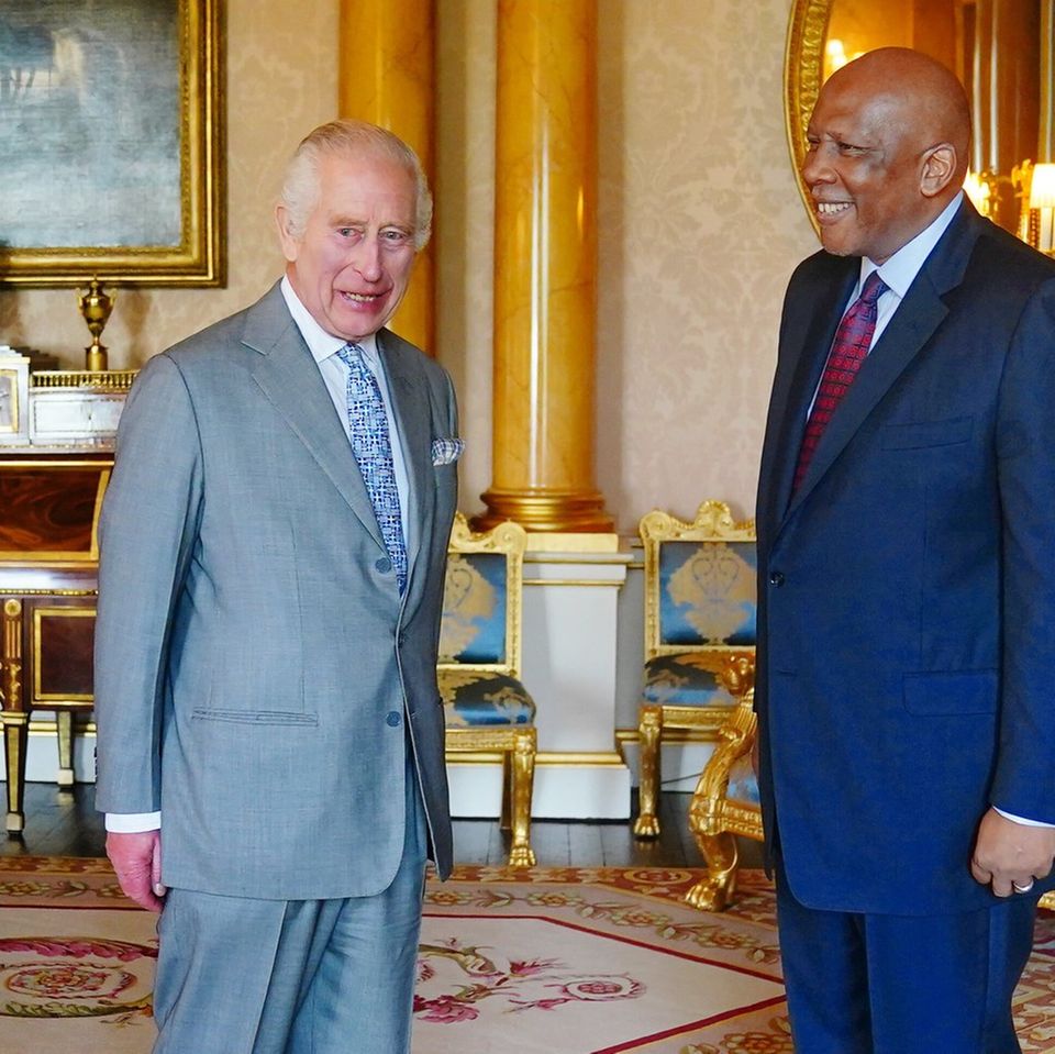 König Charles III. bei seiner Audienz mit König Letsie von Lesotho.