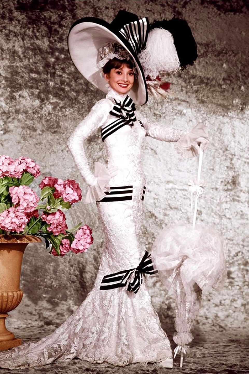 Spannende Audrey Hepburn Kostm Bild
