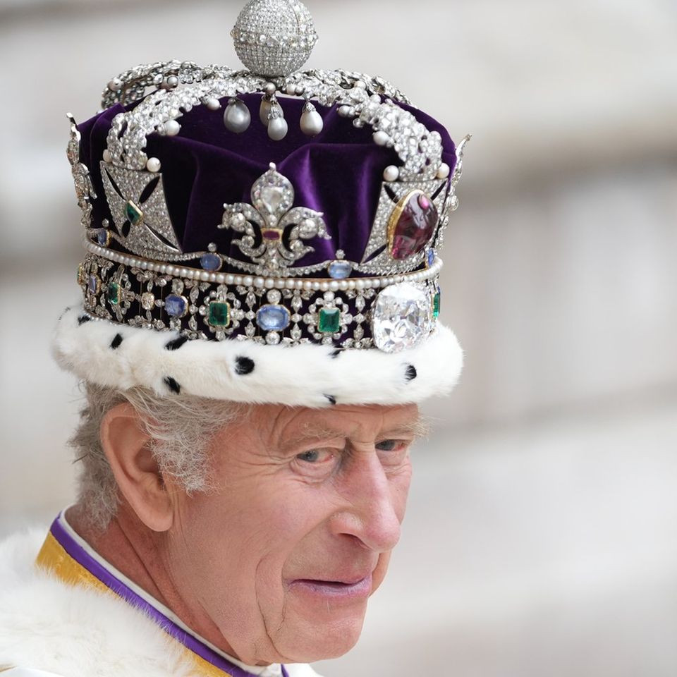 König Charles bei seiner Krönung am 6. Mai 2023 in der Westminster Abbey.