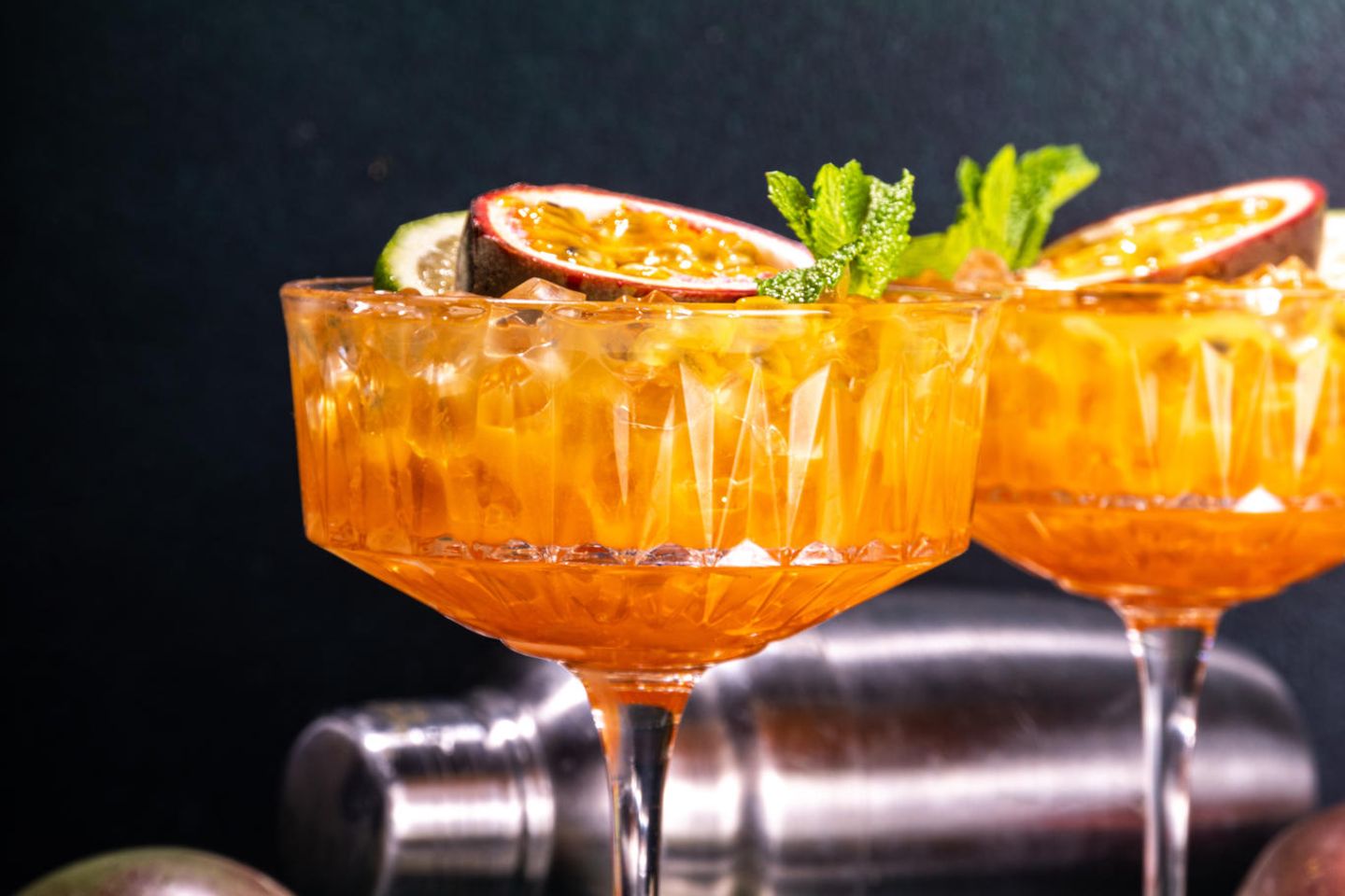 Maracuja Aperol Spritz: Trend-Cocktail 2024 mit sommerlichem Twist ...