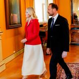 7. Mai 2024 Am zweiten und letzten Tag des Staatsbesuchs von Moldaus Präsidentin Maia Sandu in Norwegen übernehmen Kronprinz Haakon und Kronprinzessin Mette-Marit die Durchführung des Programms. Zusammen mit dem Präsidentenpaar besuchen sie die Residenz des norwegischen Premierministers in Oslo. 