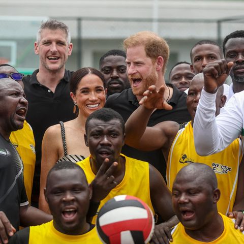 11. Mai 2024 Tag zwei ihrer Nigeria-Reise beginnt für Herzogin Meghan und Prinz Harry gleich sportlich. In Abuja besuchen sie Nigeria Unconquered, eine ansässige Charity-Organisation, die verwundete, verletzte und kranke Militärangehörige unterstützt.