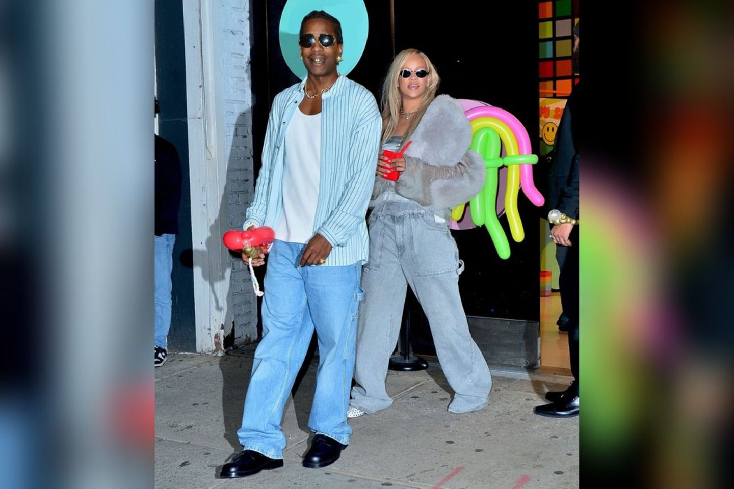 Er im lässigen Jeanslook, sie in grauer Kombi mit Flauchjacke: A$AP Rocky und Rihanna feierten in New York den Geburtstag ihre