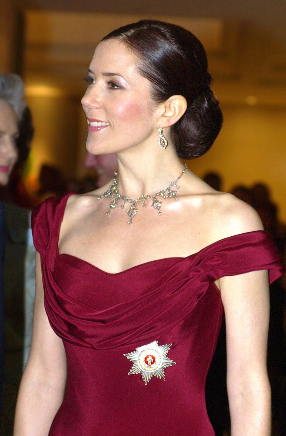 Bei einem Empfang in Australien im März 2005 trägt Mary ihr Hochzeitsdiadem als Halskette. 