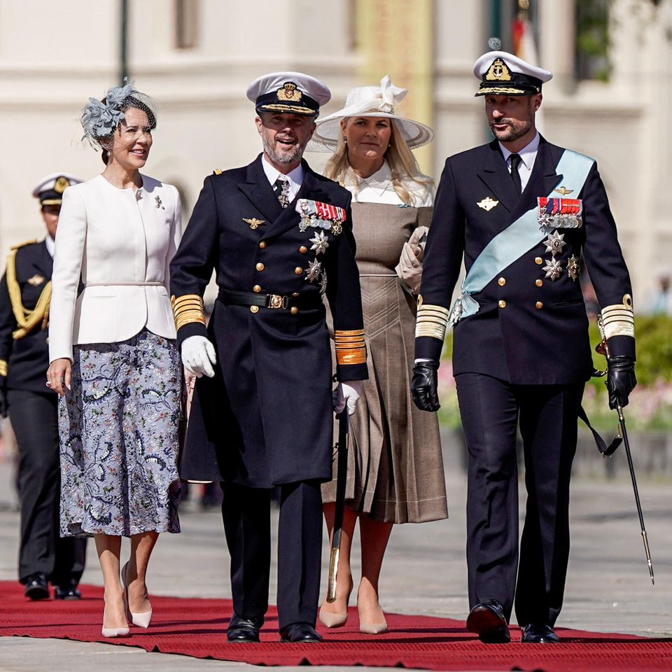 Teaser - Königspaar Frederik, Mary + Kronprinzenpaar Haakon und Mette-Marit