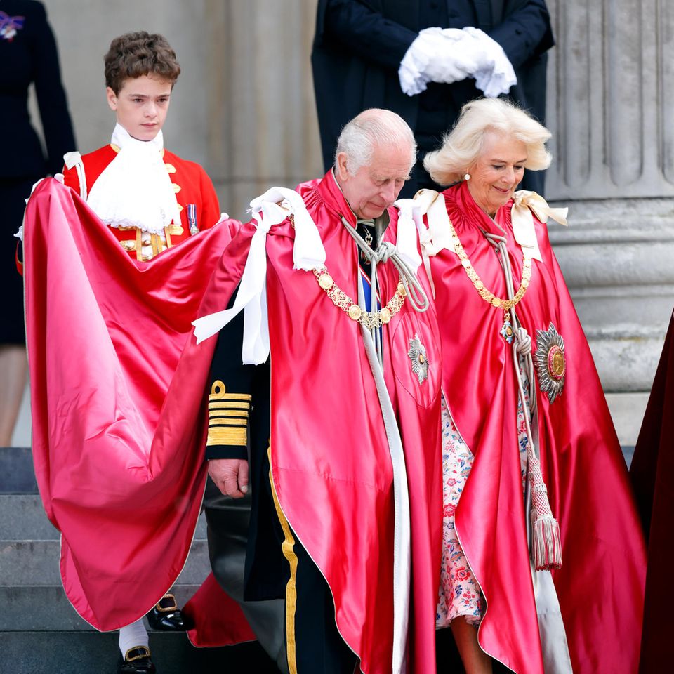 Lord Oliver Cholmondeley, König Charles und Königin Camilla