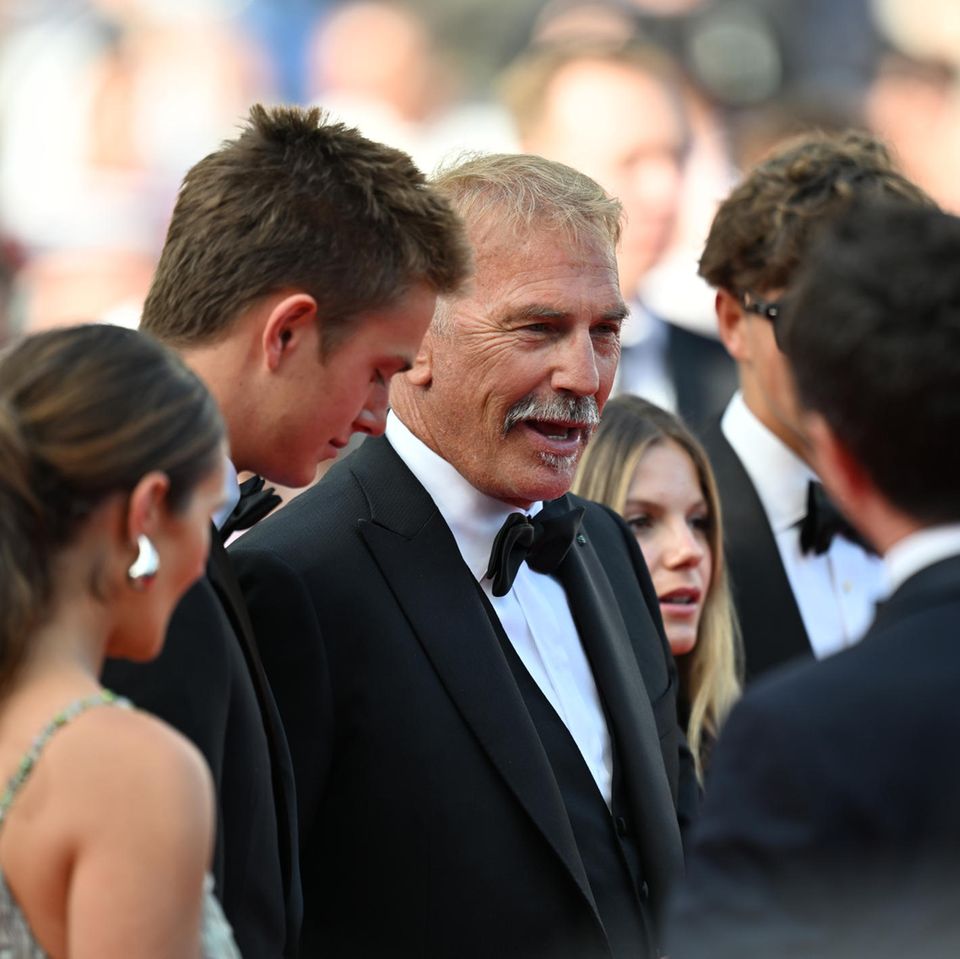Kevin Costner mit seinen Kindern in Cannes