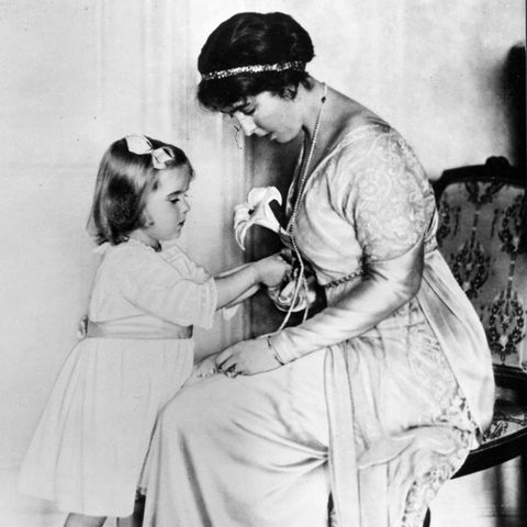 Prinzessin Ingrid und Kronprinzessin Margaret von Schweden im Jahr 1915