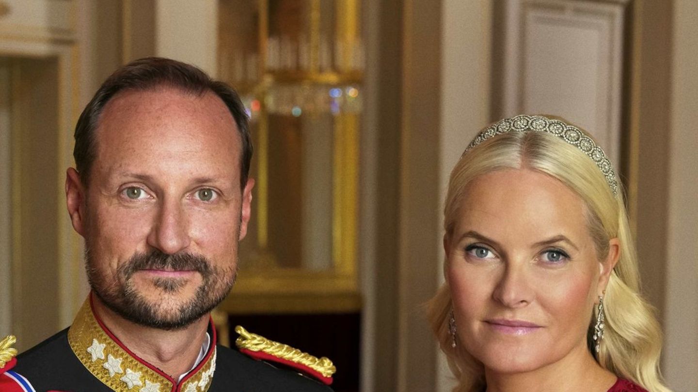 Haakon und Mette-Marit von Norwegen: Neues Porträt des Kronprinzenpaares