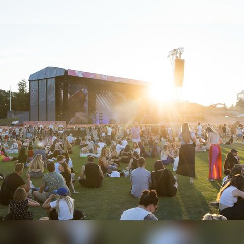 Festivalgänger können sich 2024 wieder auf zahlreiche große Events mit viel musikalischer Abwechslung freuen.