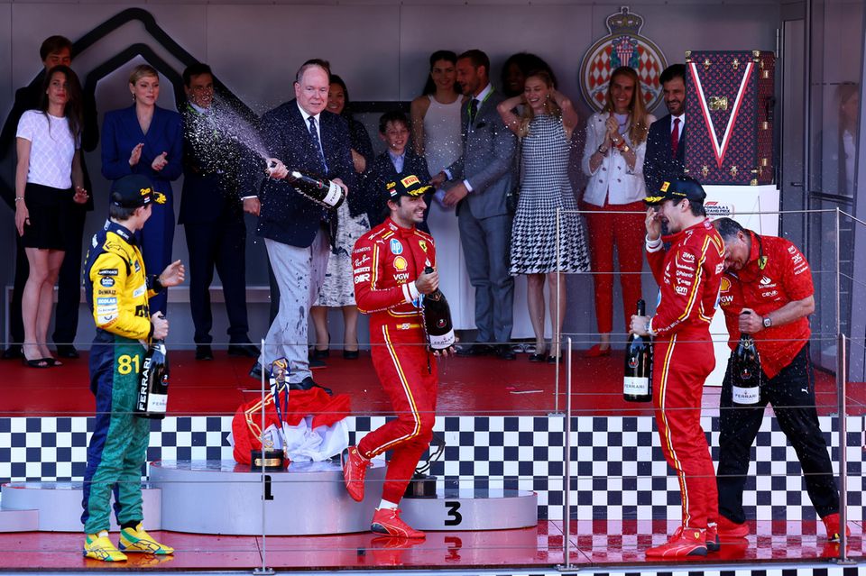 Tatiana Santo Domingo schwänzt GrandPrixSiegerehrung und Andrea