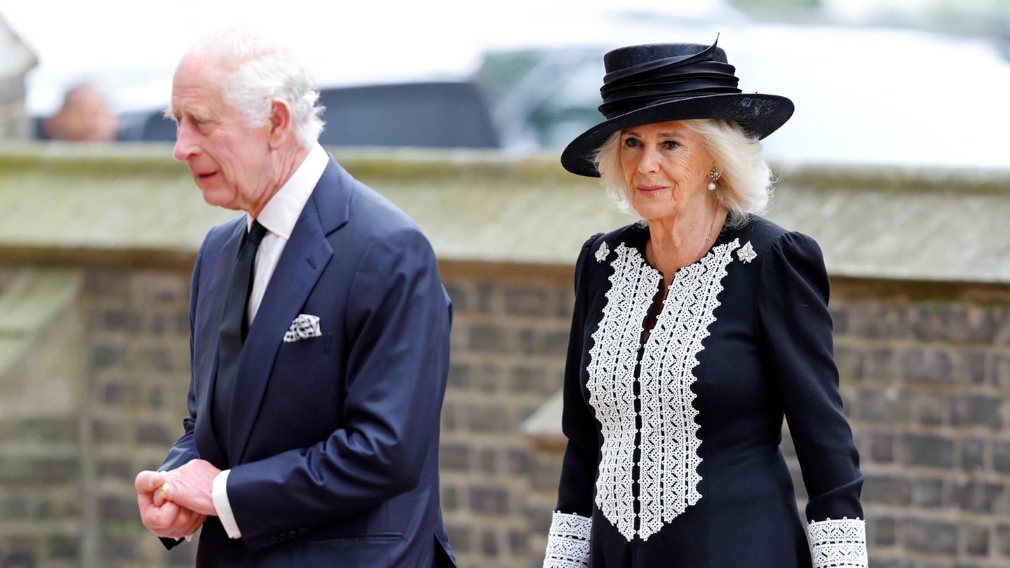 König Charles + Königin Camilla: Trauriger Auftritt! Sie müssen Abschied nehmen