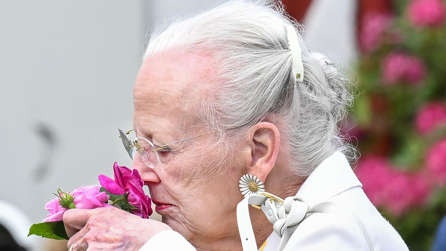 Royaler Terminkalender 2024: Königin Margrethe folgt dem Duft der Rosen