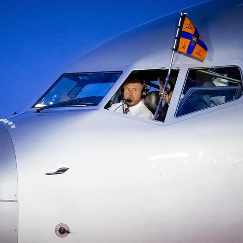 Royaler Terminkalender 2024: König Willem im Flugzeug