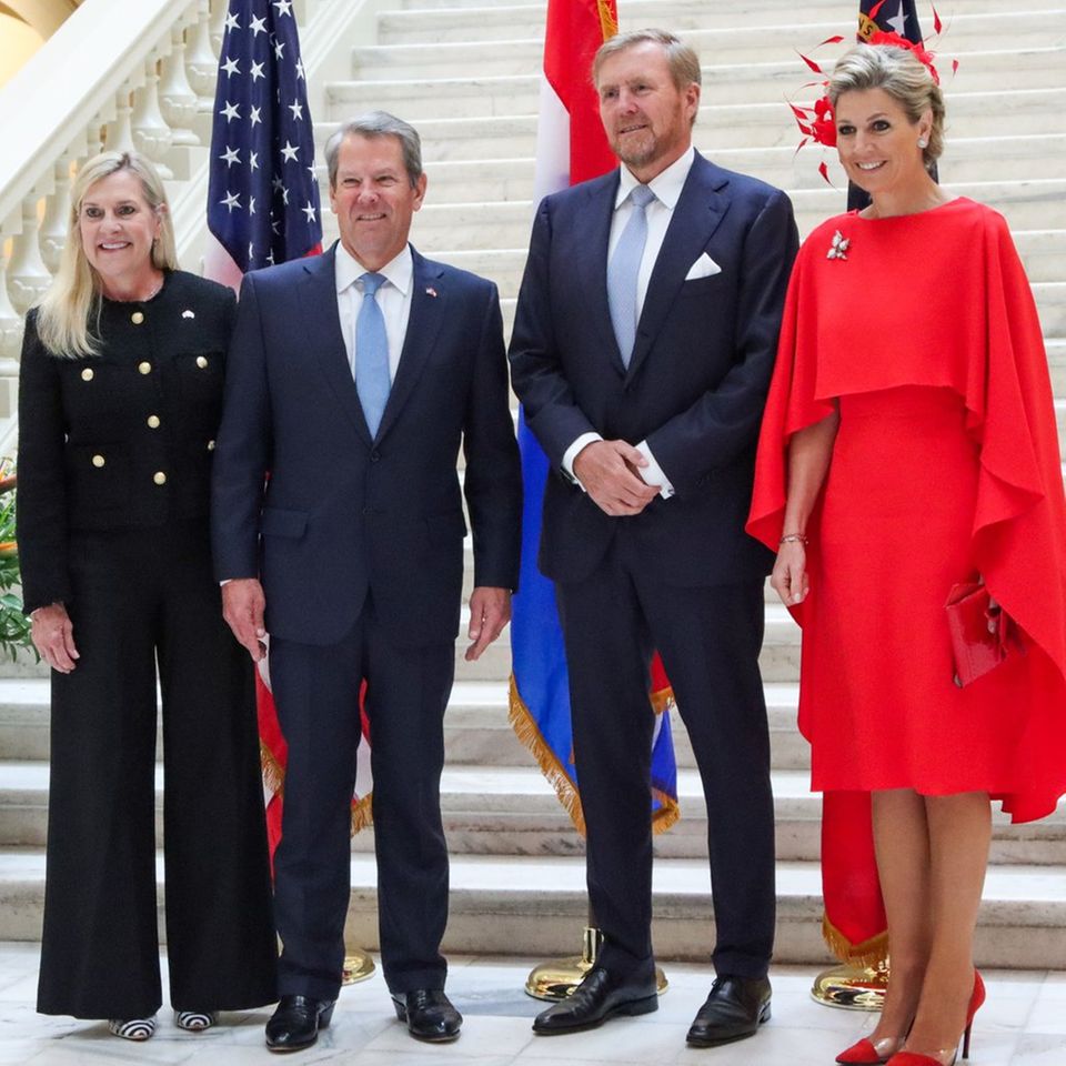 Brian Kemp und seine Frau Marty (li.) sowie König Willem Alexander und Königin Máxima im State Capitol in Atlanta.